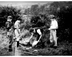 Fire Colin Blizzard, ? Bull, Arthur Hurst (Baghera), Robert White