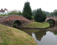 DSC01540 Remains of side cutting to the old coal wharf at Hockley Heath. This was effectively the terminus of the canal in 1796 when the company ran out of money.