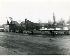sbt-sc4-4-14-bridgefoot-offices Old warehouse buildings at Stratford Basin