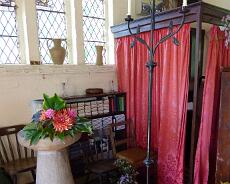 P1000895 Memorial candlestick