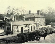 1406027_0008 Claverdon Station