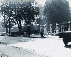 Shrewley07a Hallidays Garage, Hatton