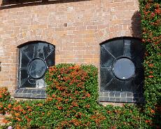 P1020233 Tithe barn before renovation