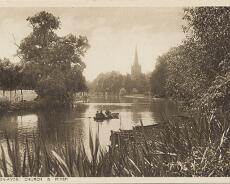 20131113_0006 Stratford - Holy Trinity Church and River