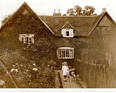 img20211208_0123 When Hilda left school, aged 13, she became nanny to Edna Page seen here at Bushwood Common Farm