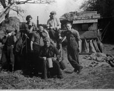 S1509 The 'Thrashing Team' - late 1940s